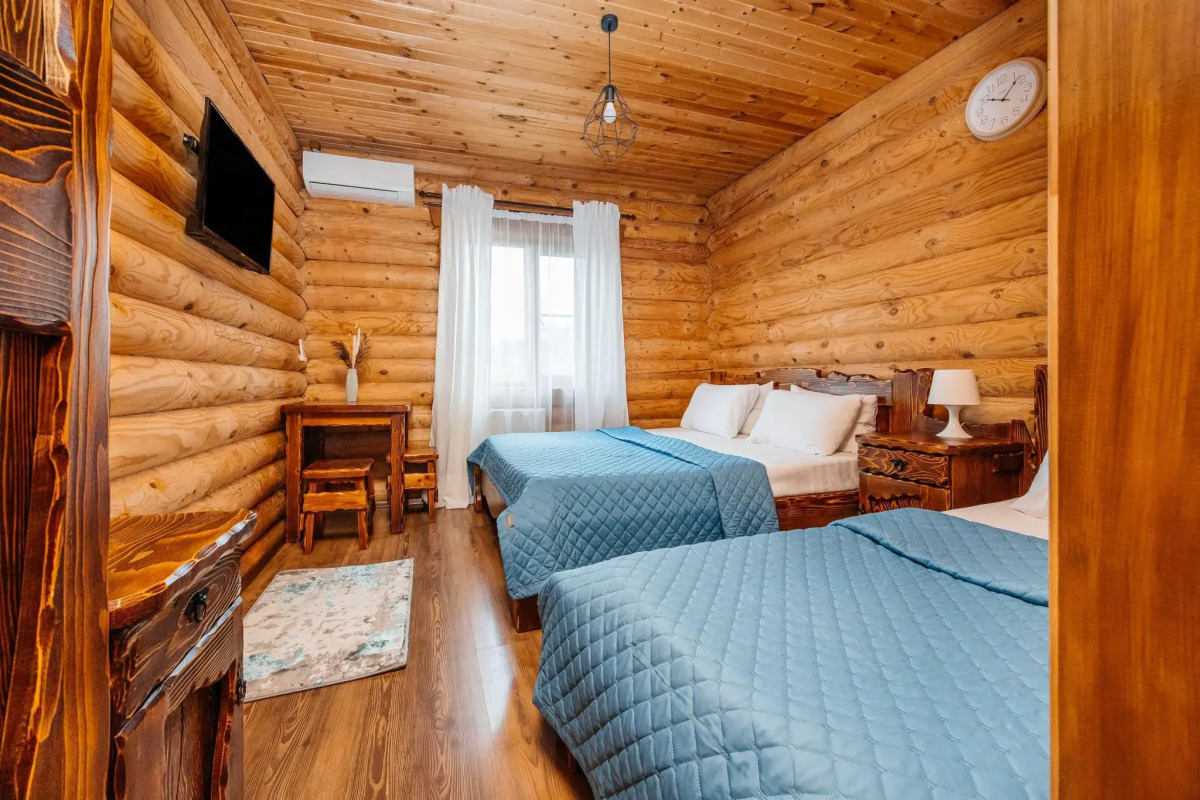 House Izbushka (Zhiloj dom)