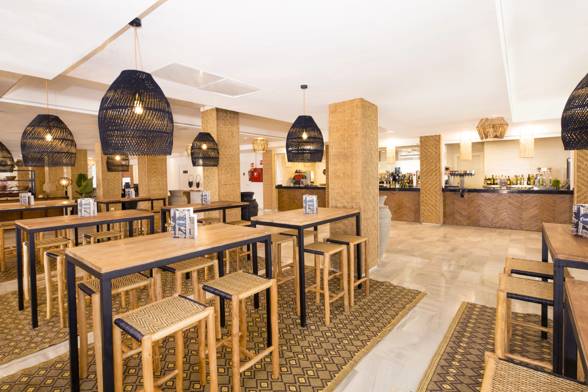 FERGUS Style Bahamas