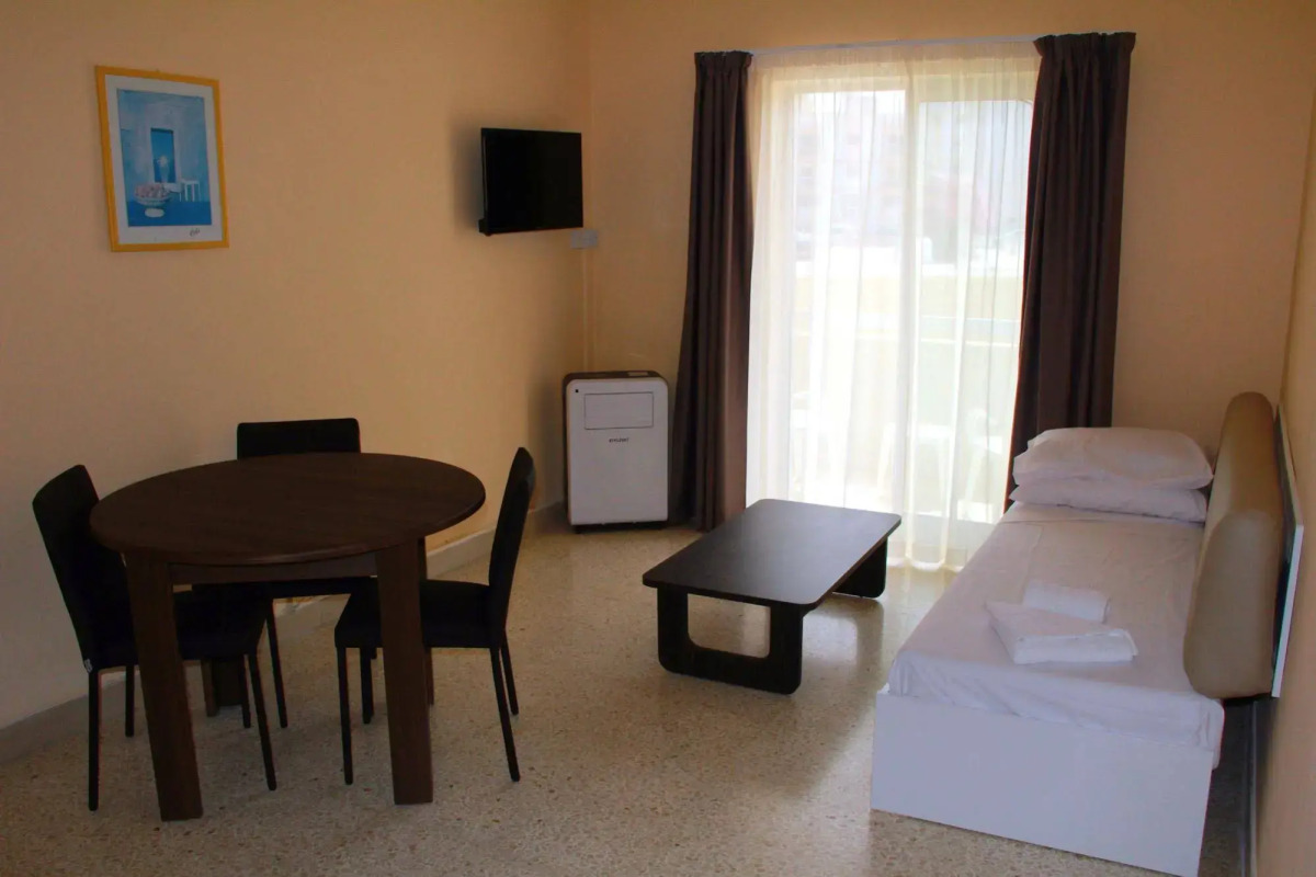 Mavina Hotel & Apartments
