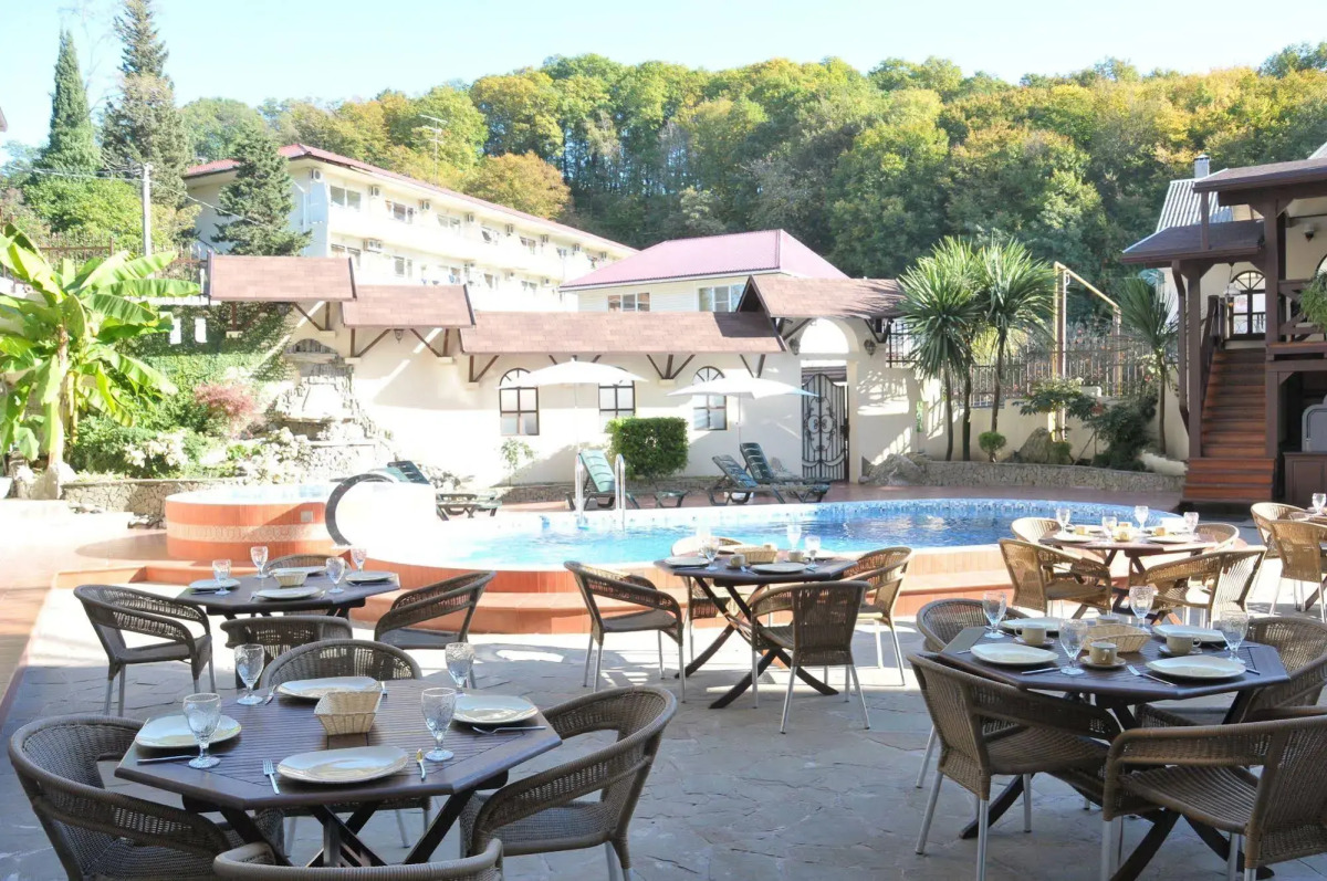 Отель Вэйлер