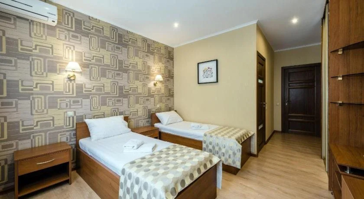 V Dvukh Shagakh na Festivalnom