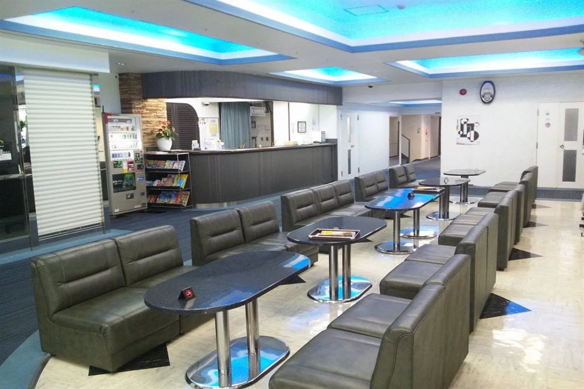 Отель Tokyo Business