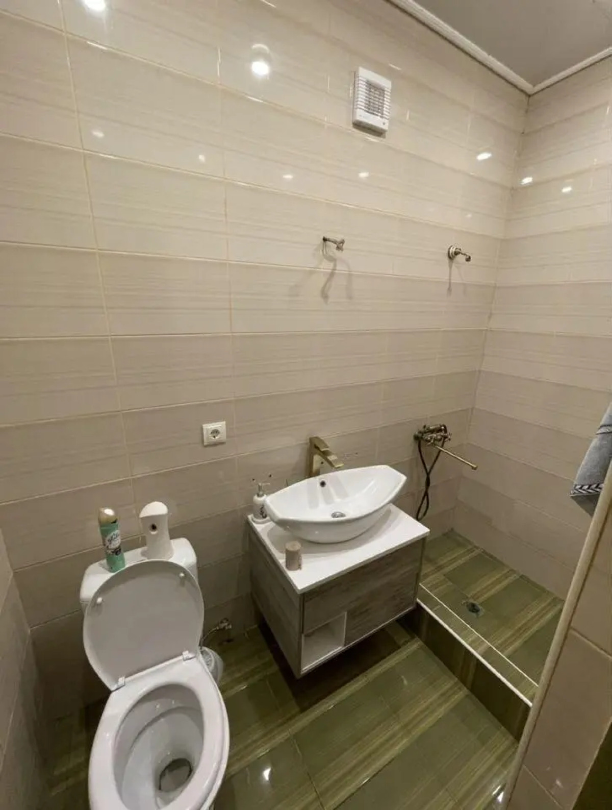 Загородный дом у подножия горы