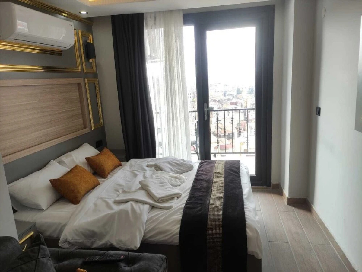 Taksim Larissa Hotel Suites