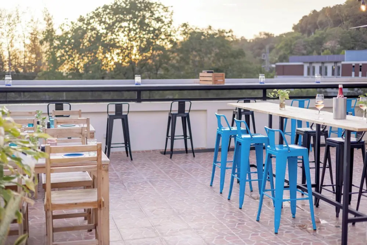 Club 22 Kamala Suites