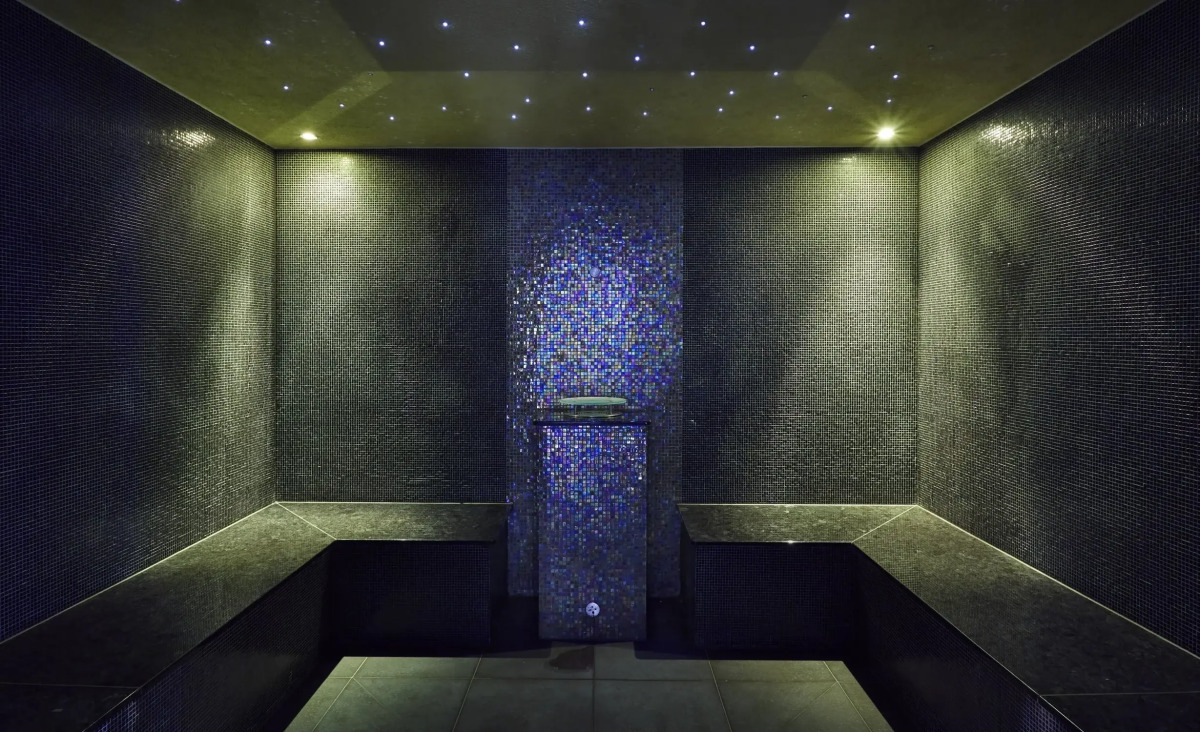 Crowne Plaza London - Battersea