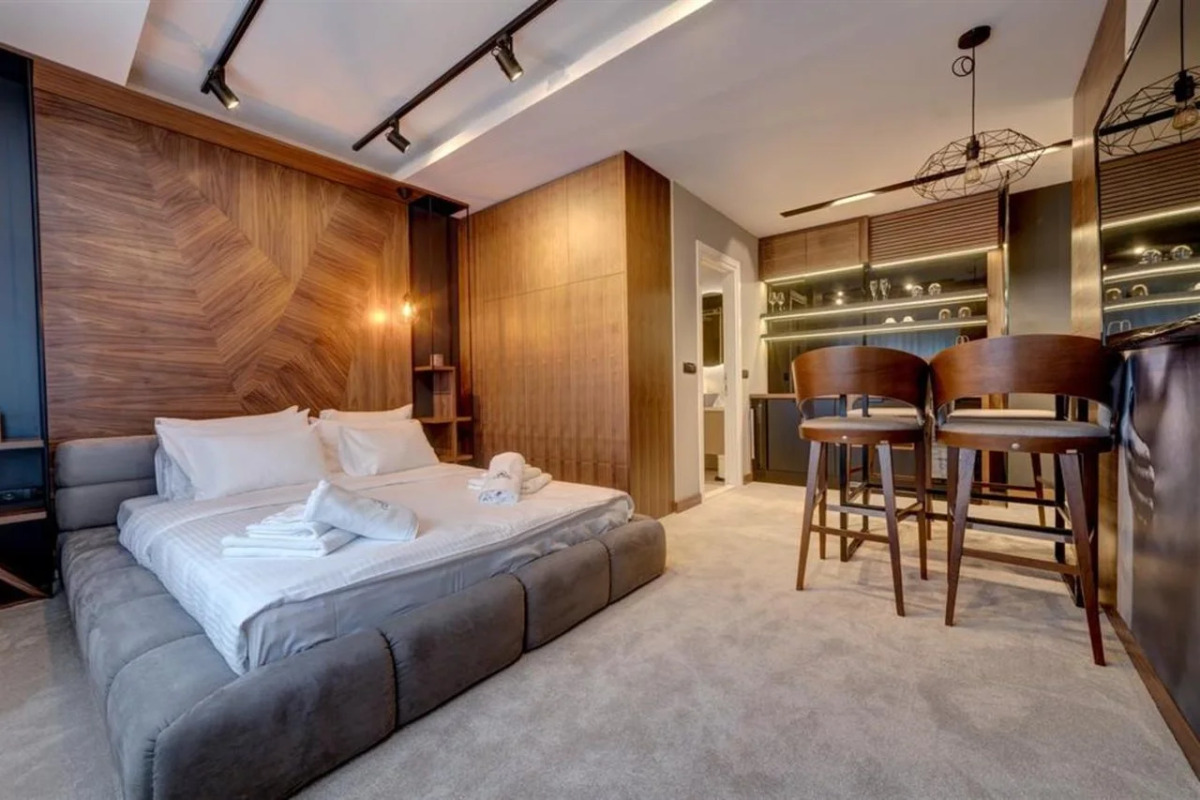 Black Pearl Luxury Suites