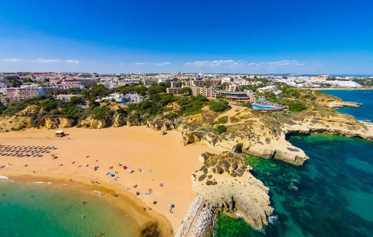 Auramar Beach Resort