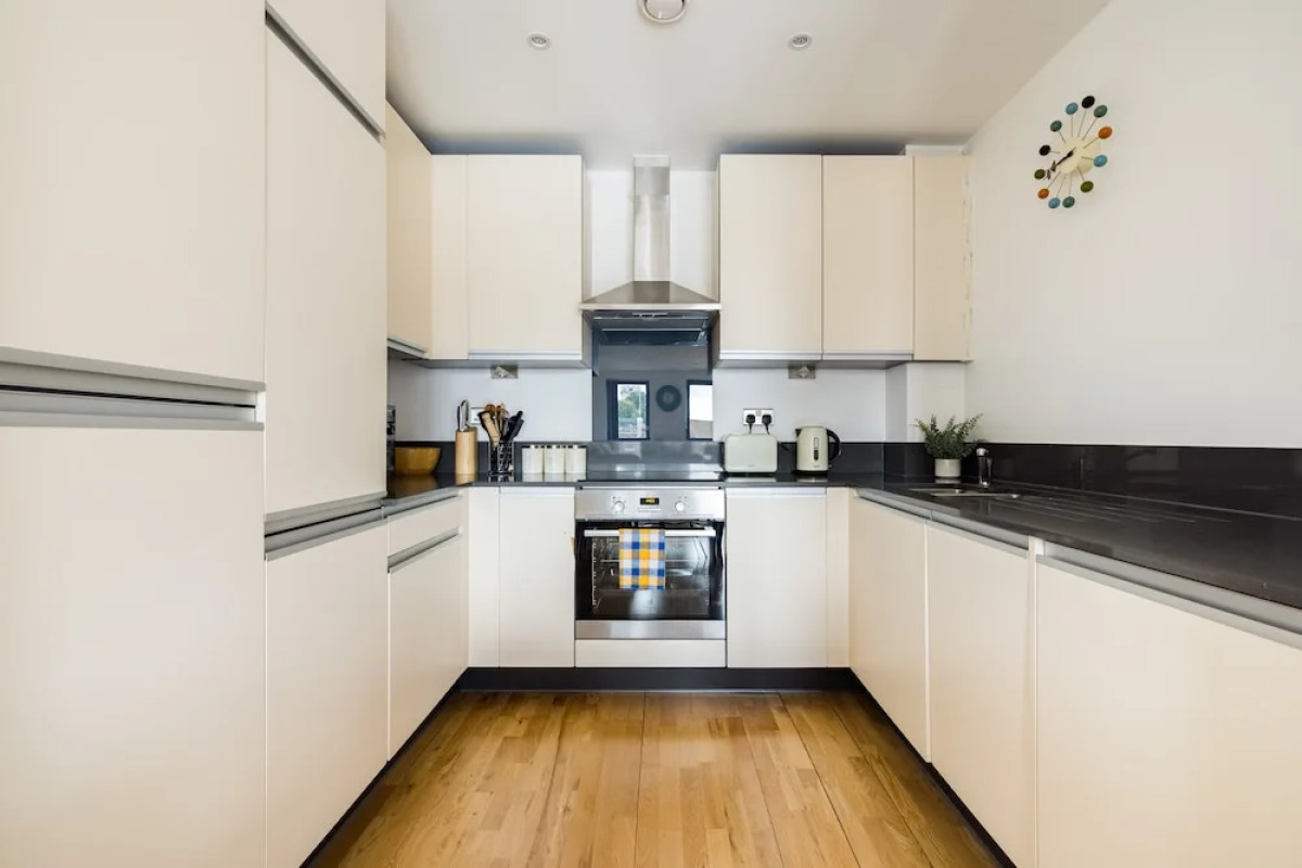 2 Bed Apartment in Shoreditch