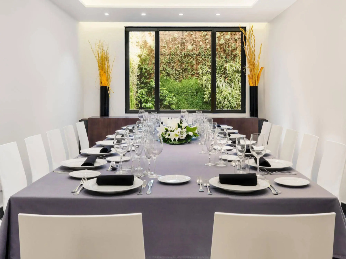 H10 Urquinaona Plaza