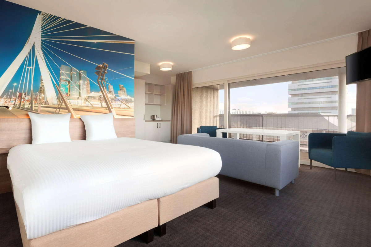 Rotterdam Teleport Hotel
