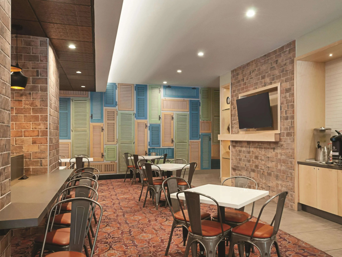 La Quinta Inn & Suites by Wyndham New Orleans Downtown