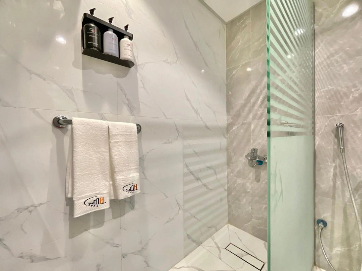 Zowar International Hotel