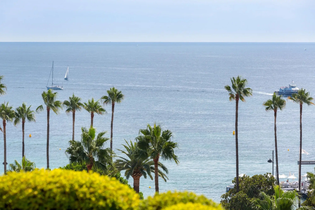 Отель Barriere Le Gray d'Albion