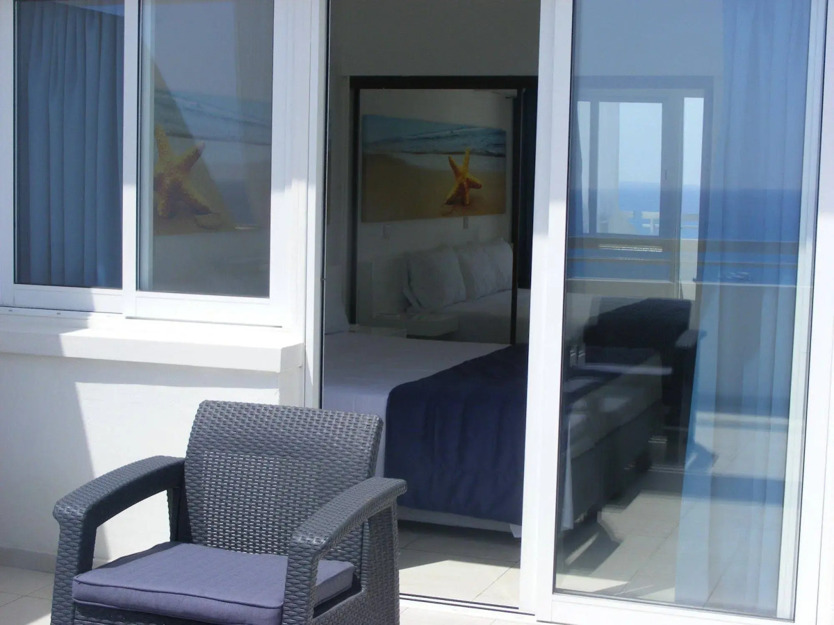 Sun Hall Beach Hotel Apts.