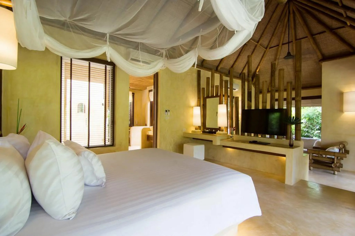 High Season Pool Villa & Spa