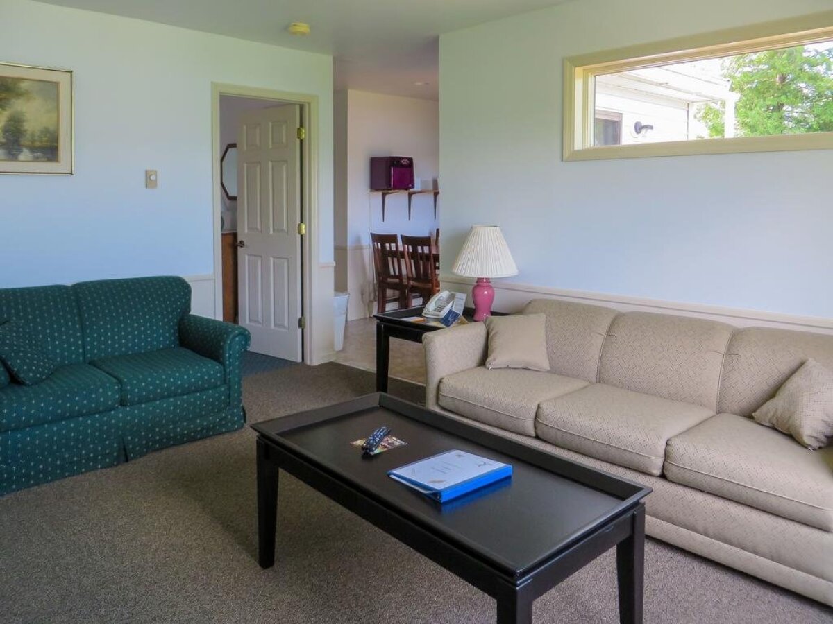 Bayside Inn & Marina