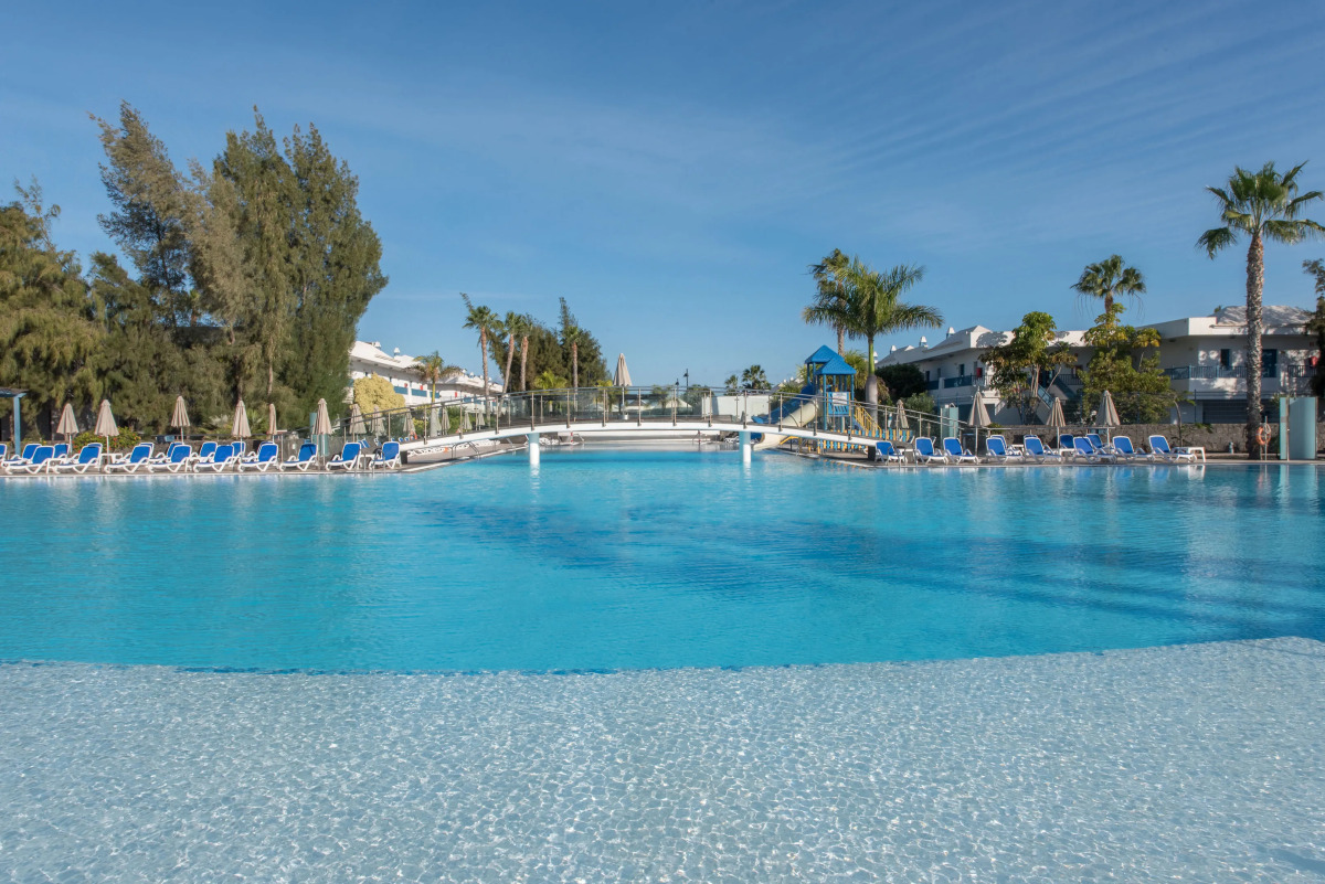 Отель THB Tropical Island Aparthotel