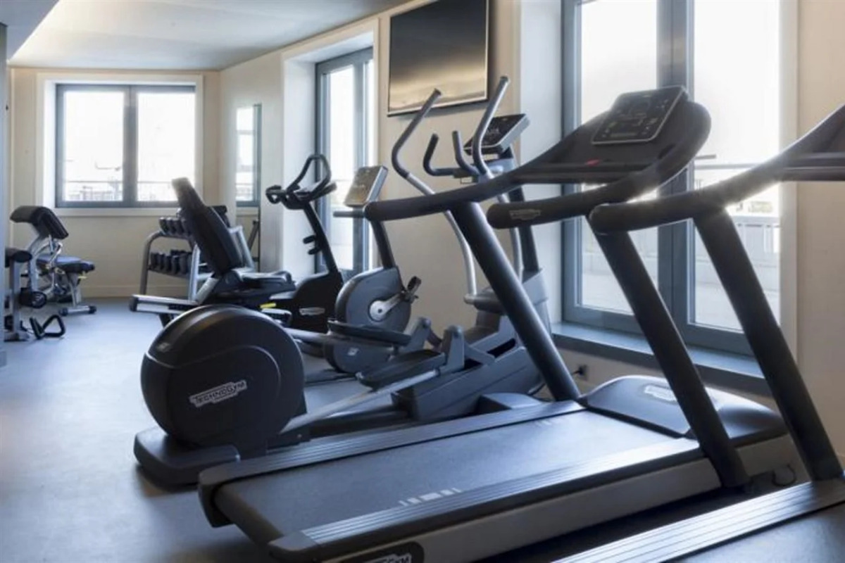 AC Porte Maillot Hotel