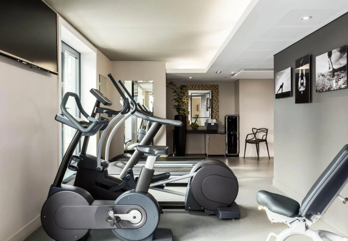 AC Porte Maillot Hotel