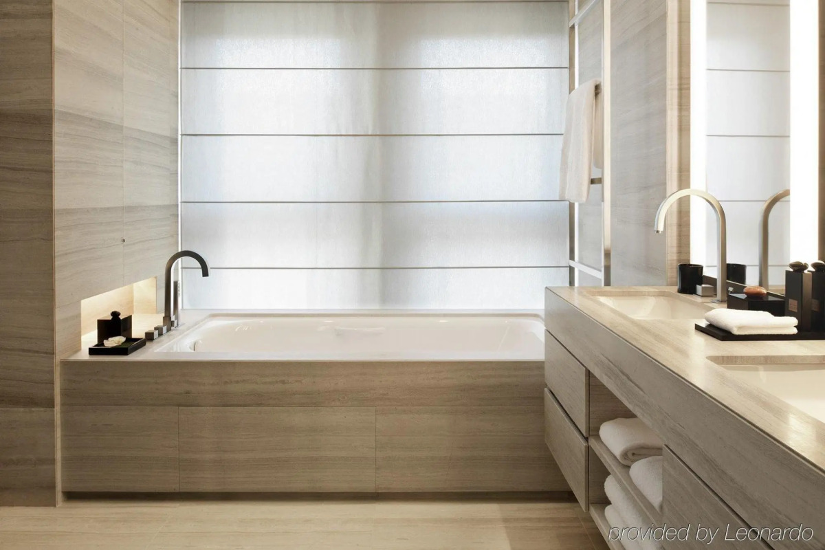 Отель Armani Hotel Milano