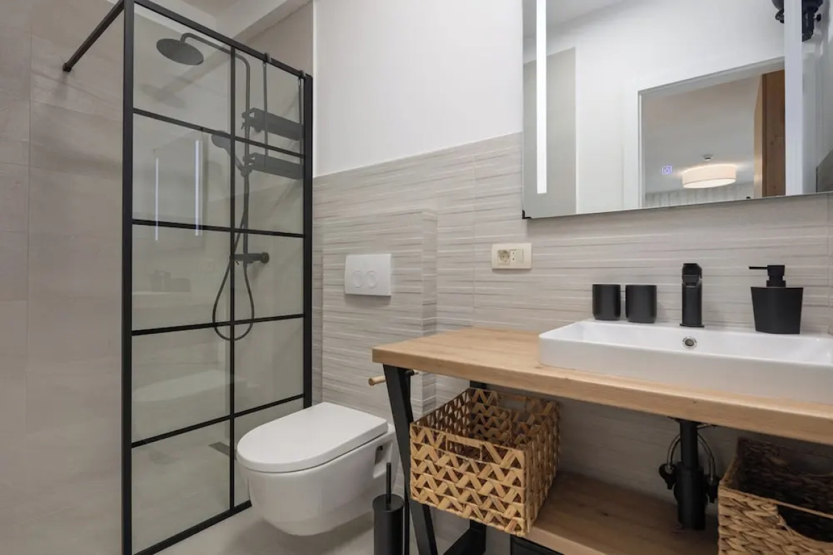 Desamani 975 Apartments