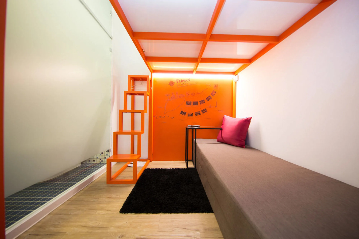 SleepBox Hotel - Ximen