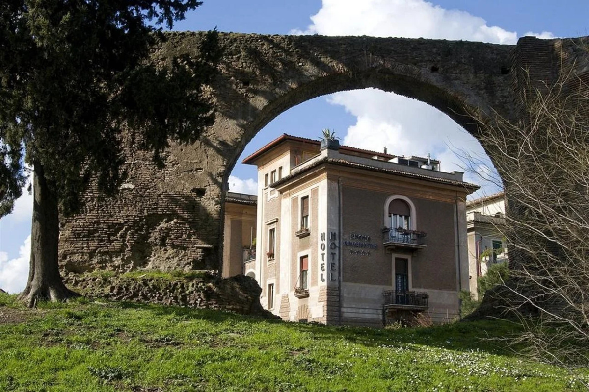 Hotel Emona Aquaeductus