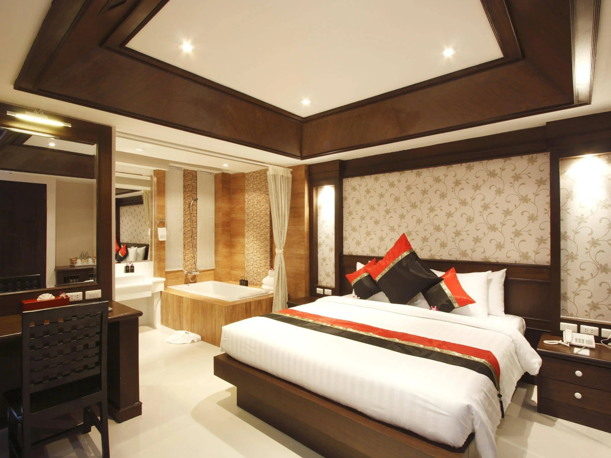 Отель Rayaburi Hotel Patong