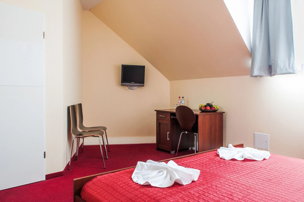 Mikon Eastgate Hotel