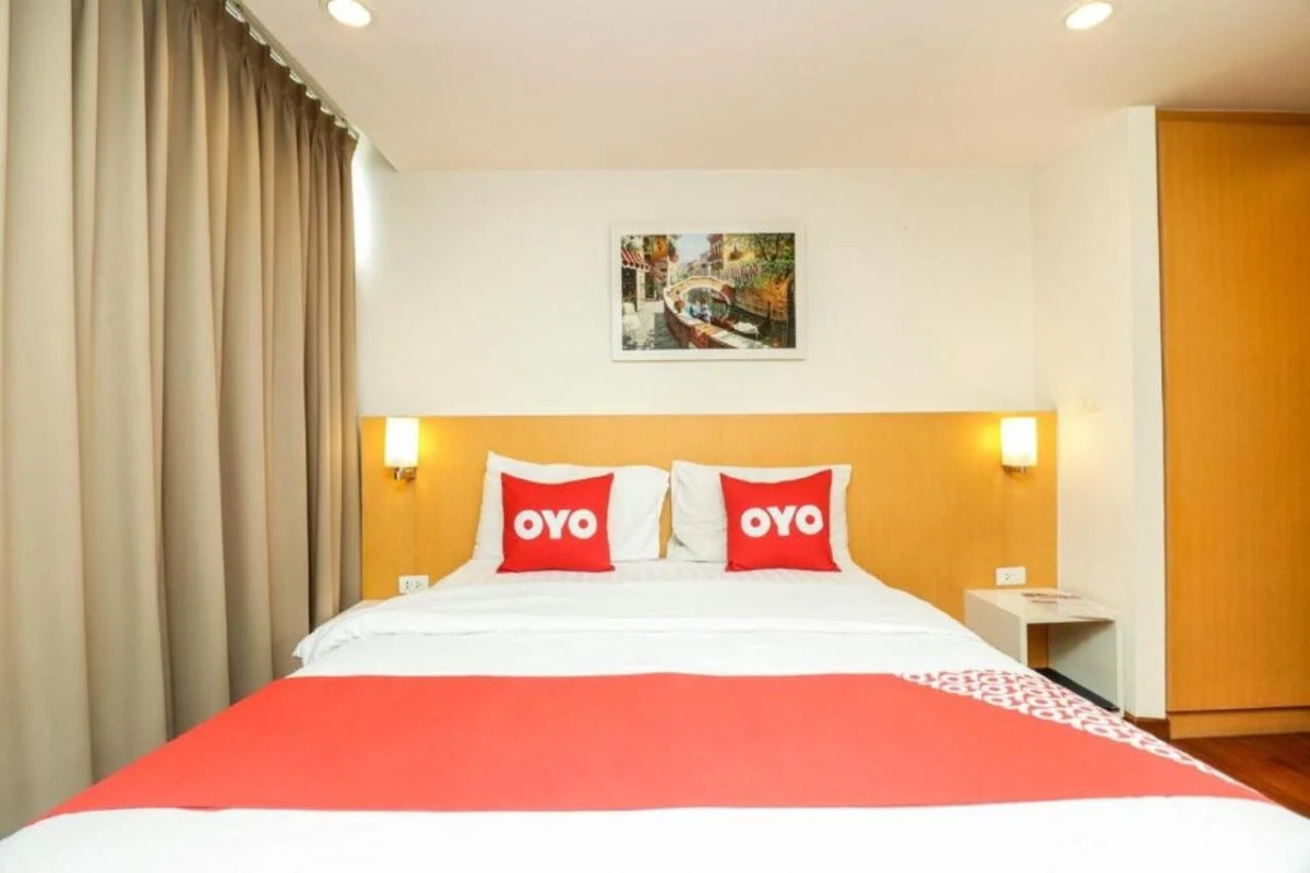 OYO 225 Premier Place Hotel