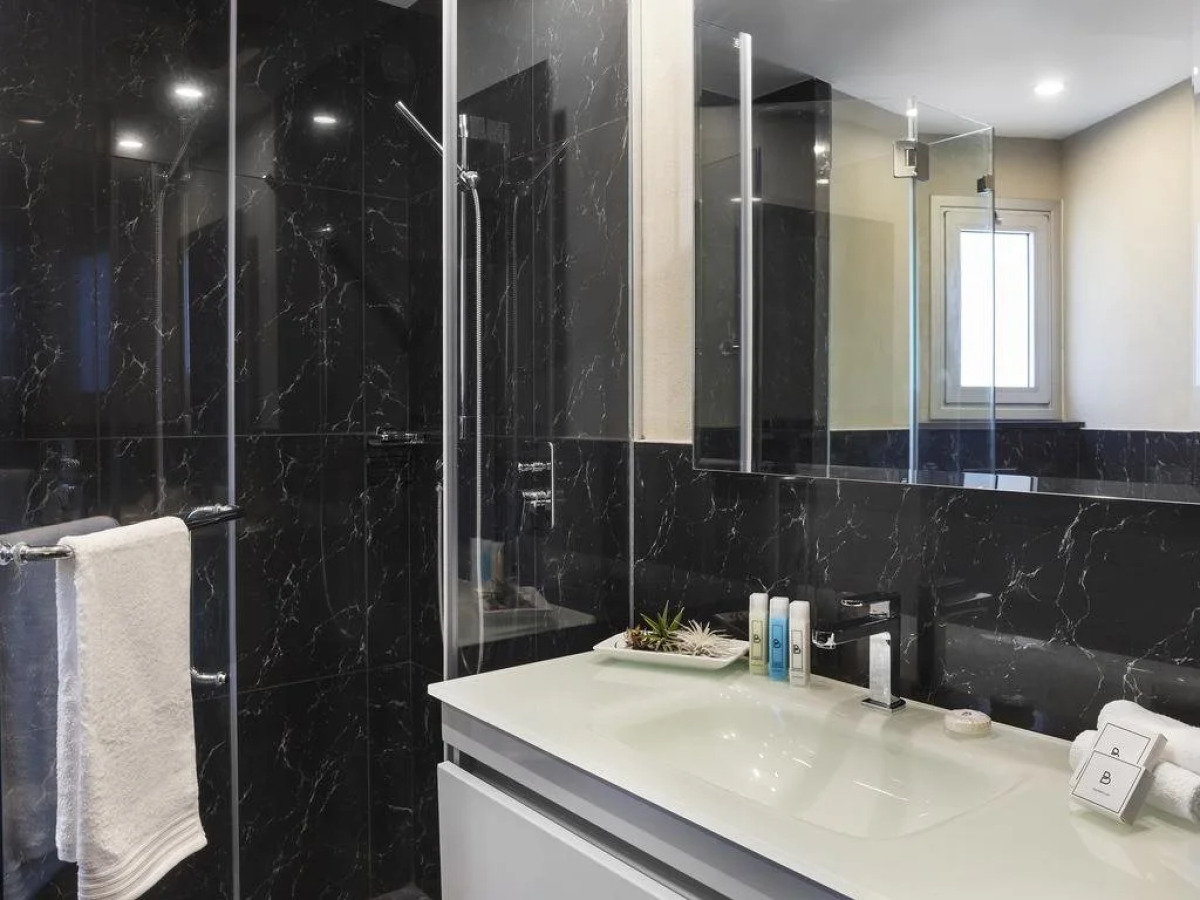 PLAY Seaport Suite Hotel TLV