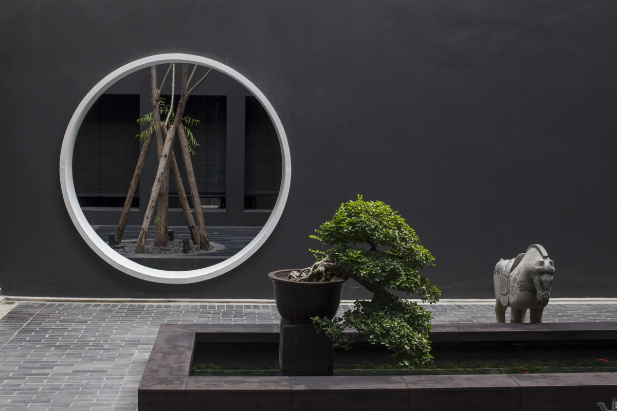 Hotel Ping Silhouette