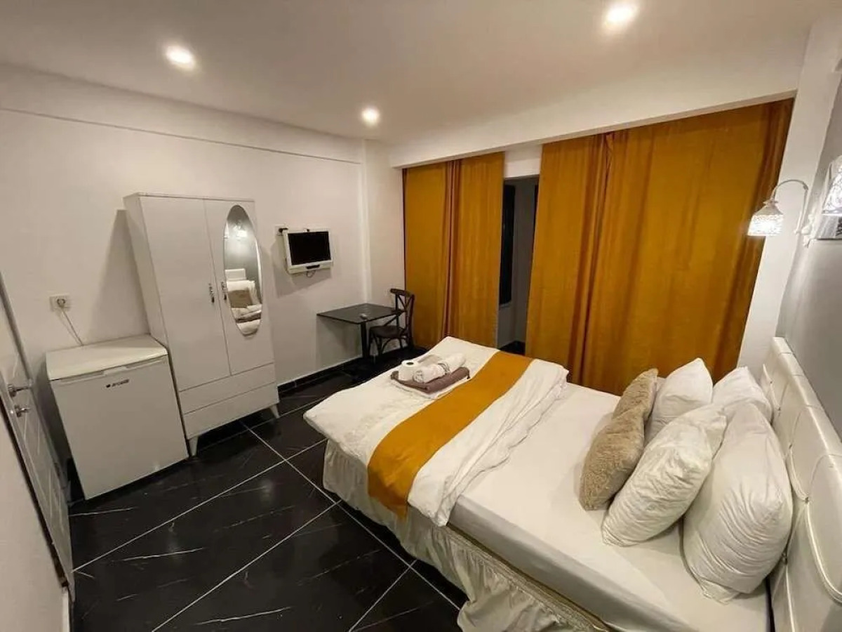 Happy Dreams Apart Hotel