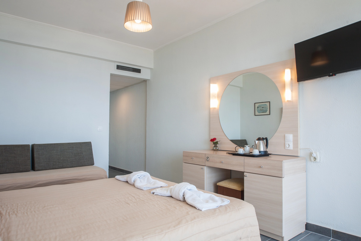 Отель Alexandros 