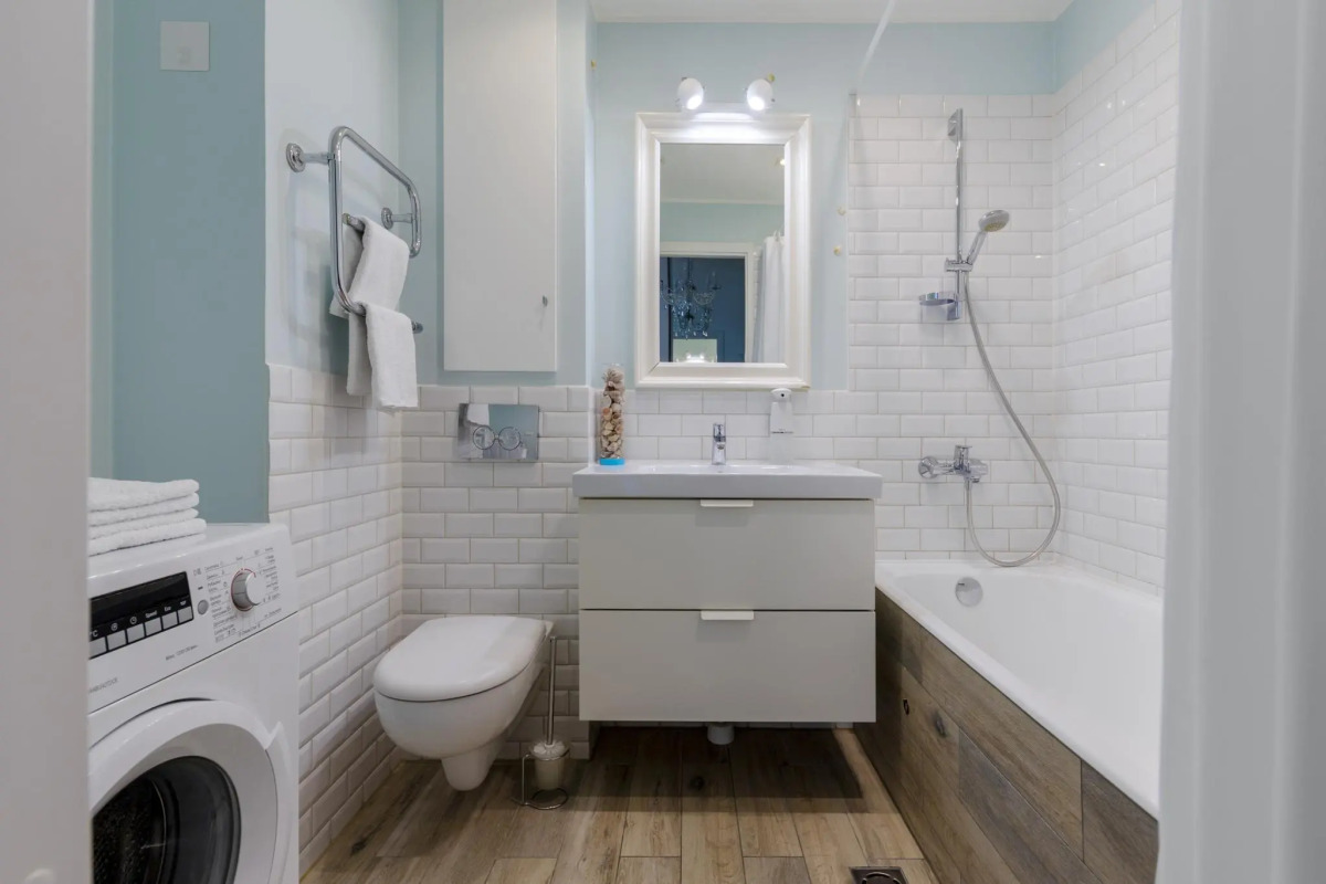 БелосНежность на набережной Обводного канала 108