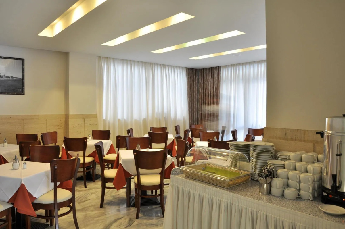 Dimitris Paritsa Hotel