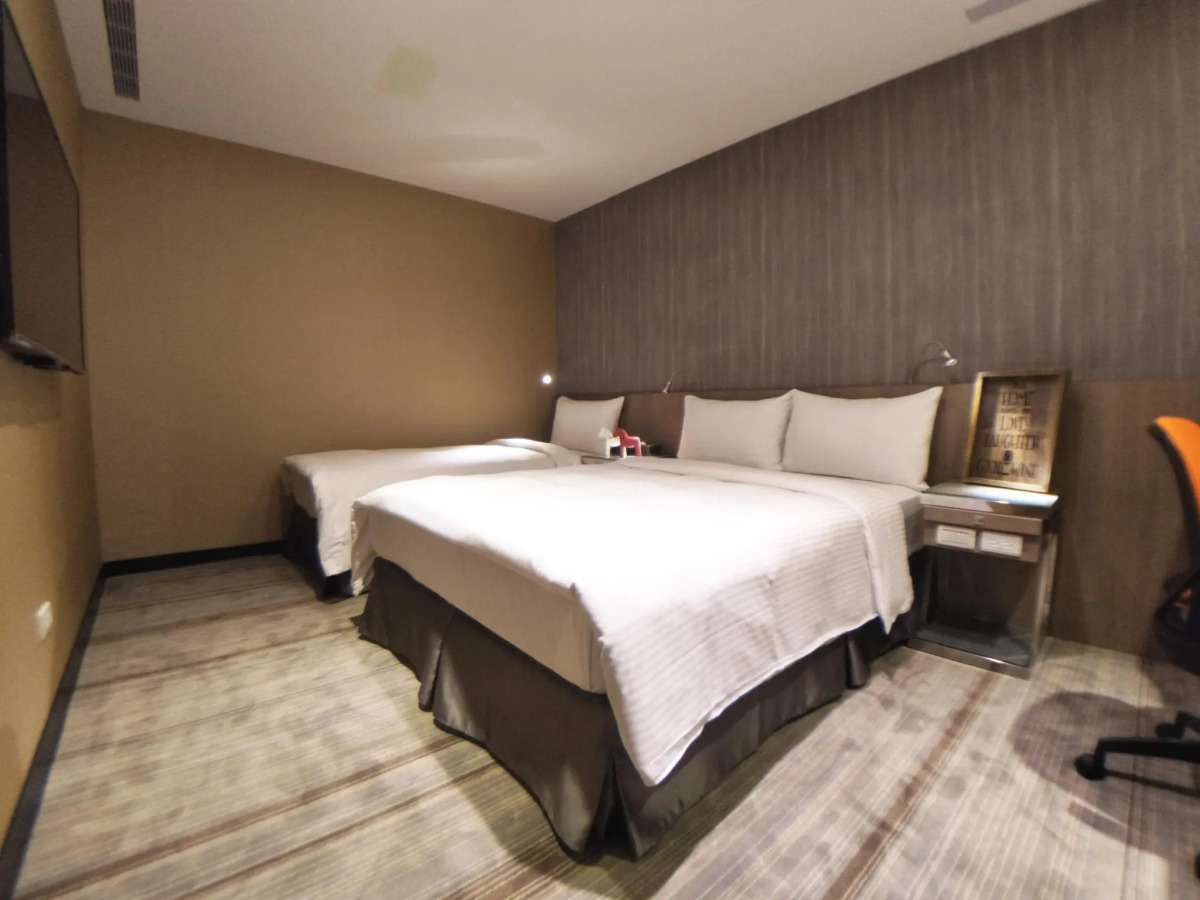 West.inn48 - Self Check-In Hotel