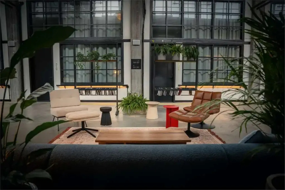 MONTOWNIA Lofts & Experience