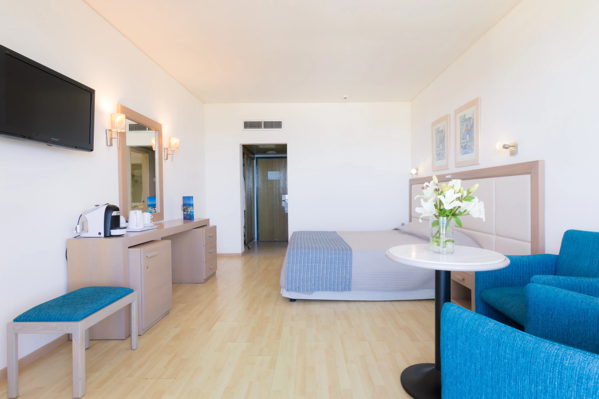 The Golden Coast Beach Hotel