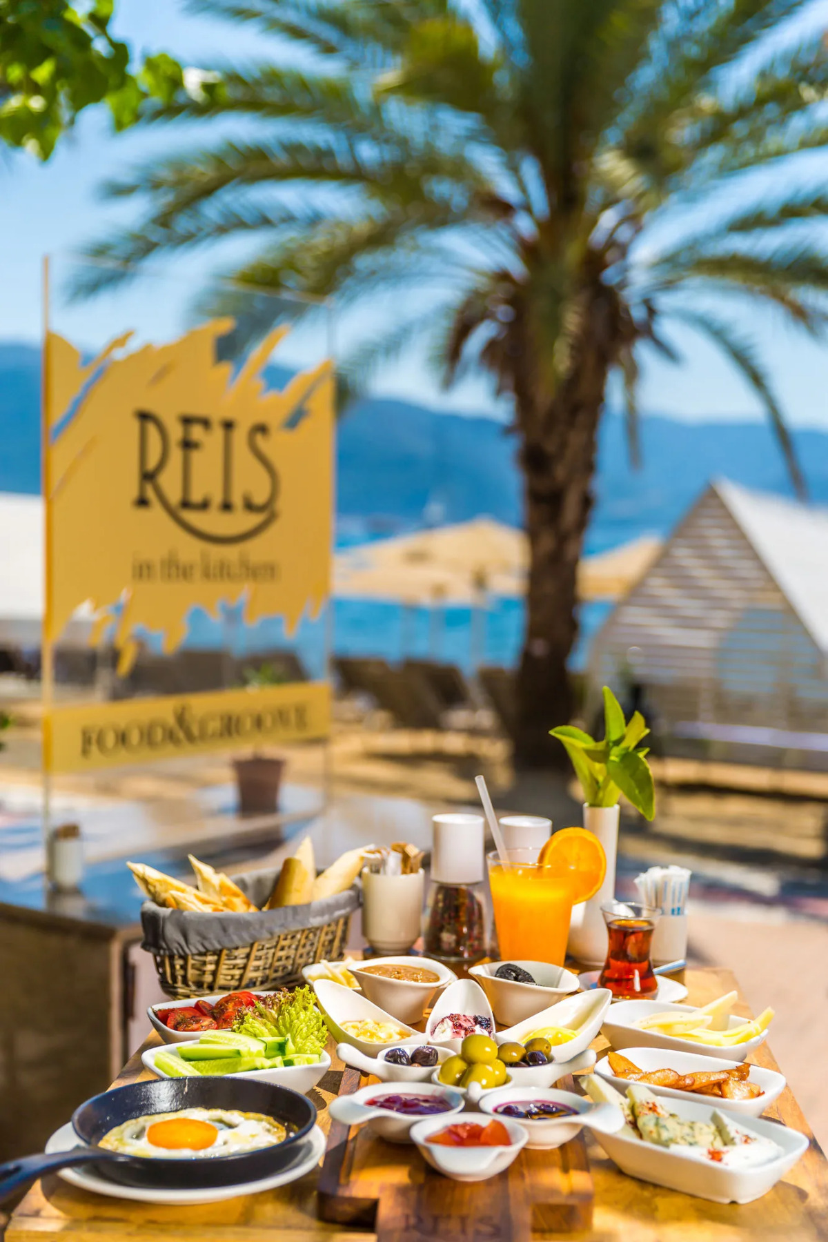 Reis Beach Hotel