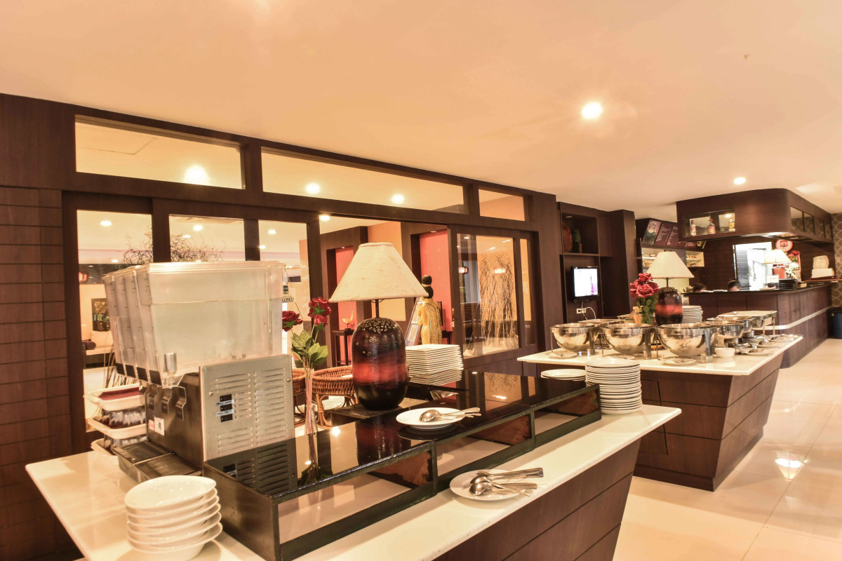 Boss Suites Nana Hotel