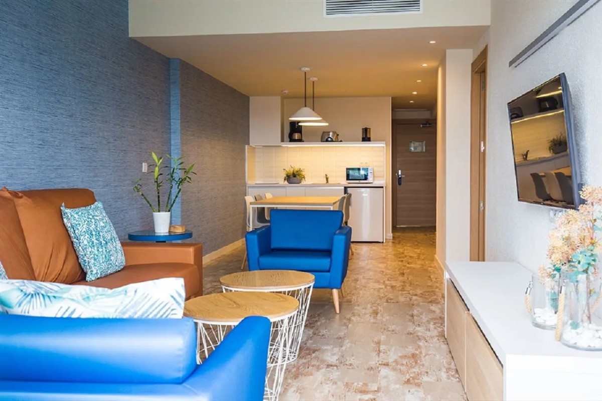 Отель HOVIMA La Pinta Beachfront Family