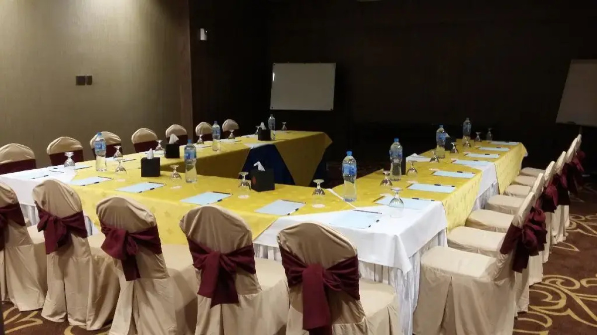 Отель Ramee Guestline Qurum