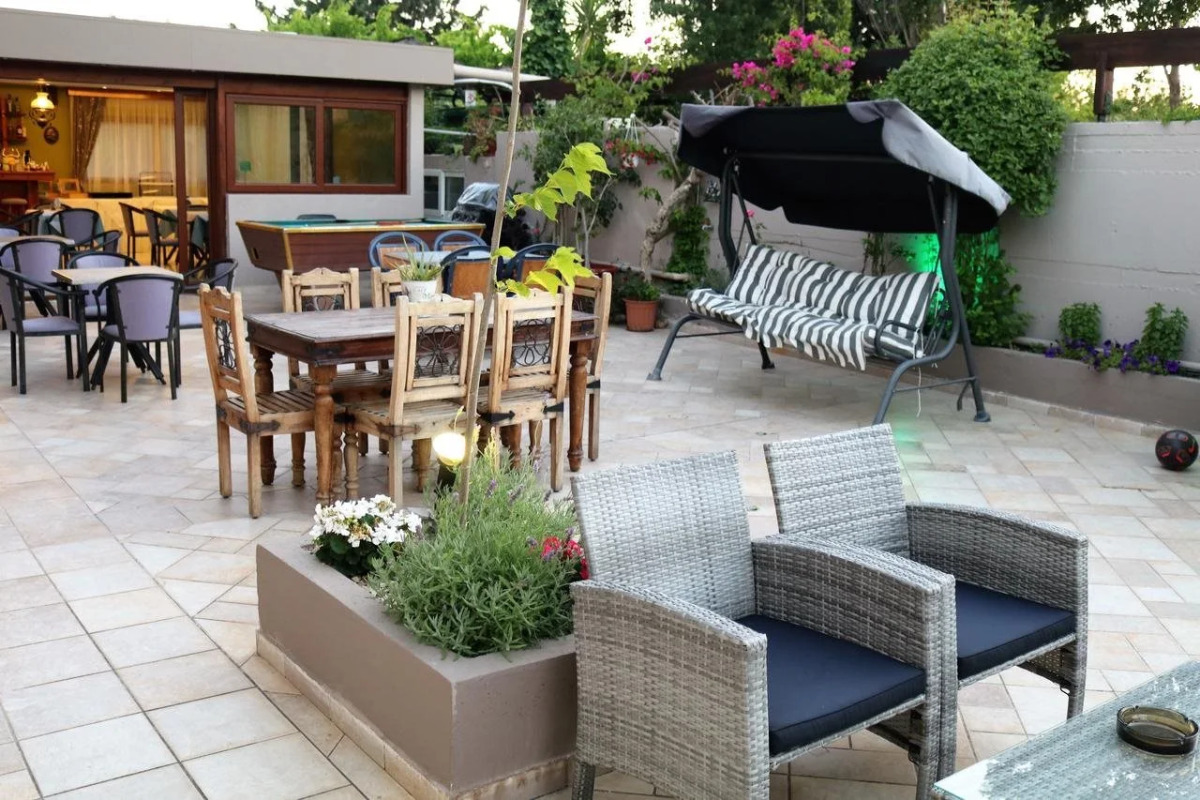 John & Mary's Studios