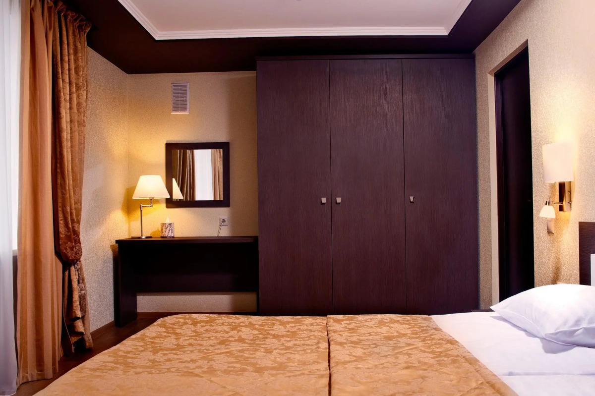 Отель Горняк