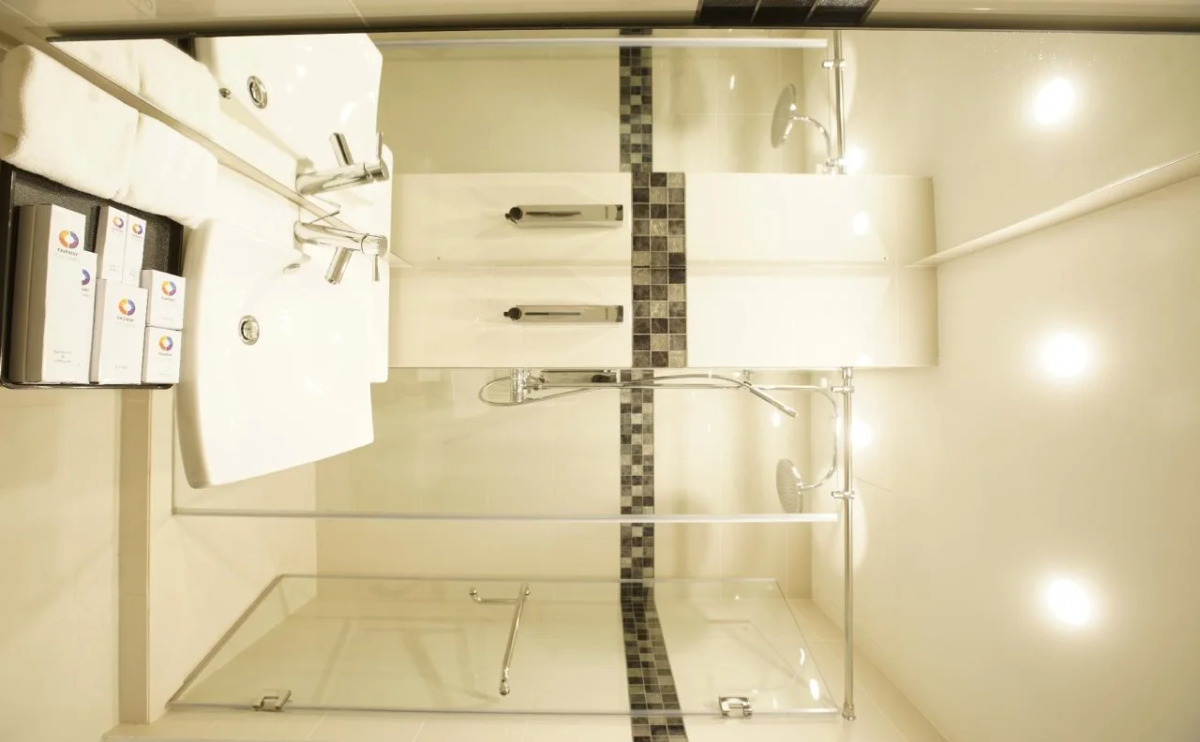 Fairway Colombo - Sri Lanka's First Hotel With Robot Technology