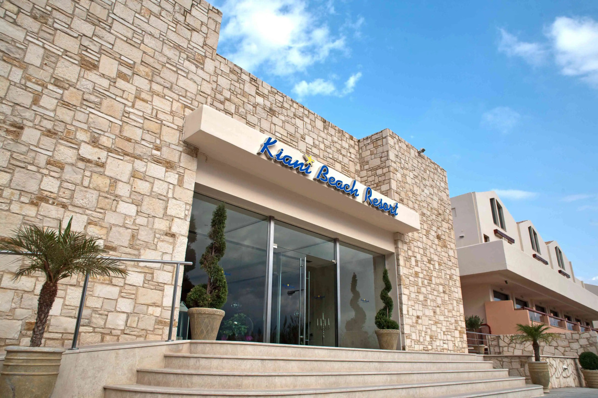 Kiani Beach Resort Family