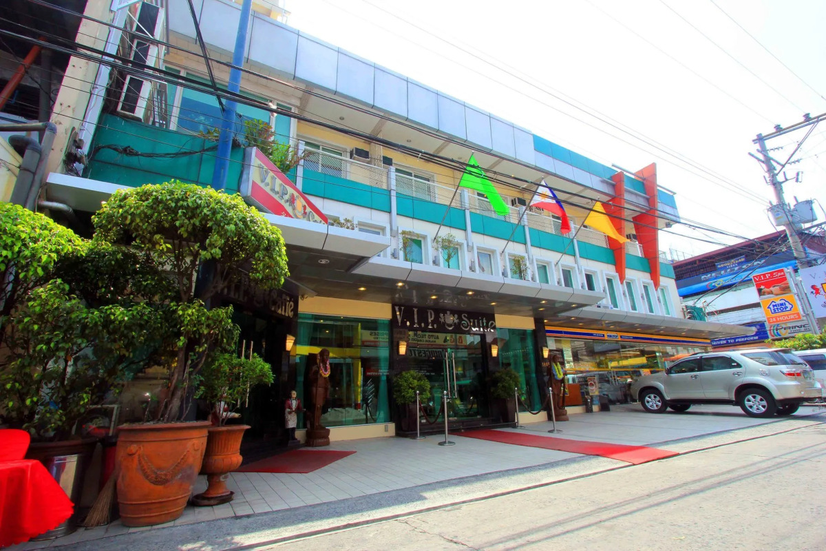 Townhouse OAK Makati Manila Near PNR Pasay Evangelista formerly VIP Suites