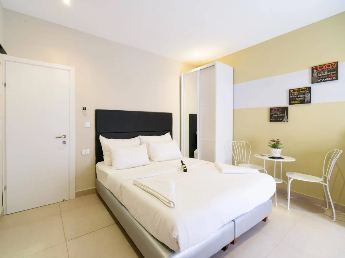 Crown Sea Apartments